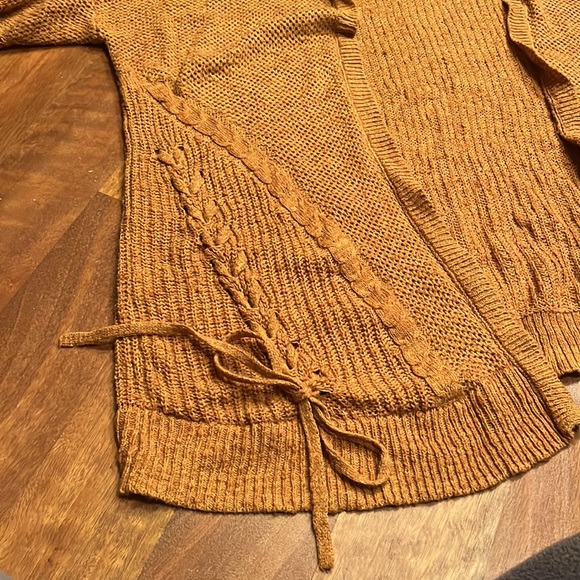 EUC Maurices mustard cardigan - Picture 13 of 14